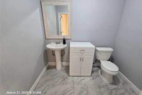 Immobilier commercial à louer à Orlando, Floride: 204.38 m2 № 1822517 - photo 5