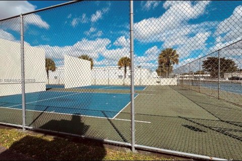 Condominio en venta en Miami, Florida, 2 dormitorios, 70.88 m2 № 2000463 - foto 13