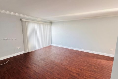 Condominio en venta en Miami, Florida, 2 dormitorios, 70.88 m2 № 2000463 - foto 5