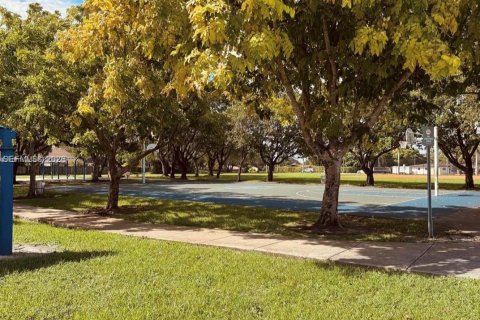 Condominio en venta en Miami, Florida, 2 dormitorios, 70.88 m2 № 2000463 - foto 12