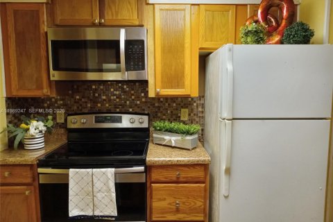 Villa ou maison à vendre à Winter Garden, Floride: 2 chambres № 2051466 - photo 4