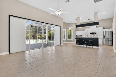House in Casselberry, Florida 4 bedrooms, 267.84 sq.m. № 1907775 - photo 10