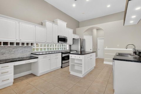 House in Casselberry, Florida 4 bedrooms, 267.84 sq.m. № 1907775 - photo 15