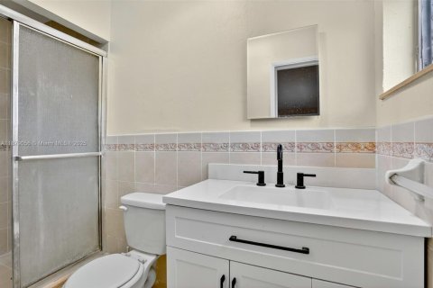 Купить виллу или дом в Окленд-Парк, Флорида 3 спальни, 115.01м2, № 1925367 - фото 13