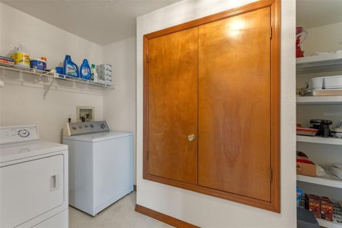House in Fruitland Park, Florida 3 bedrooms, 235.6 sq.m. № 1844394 - photo 27