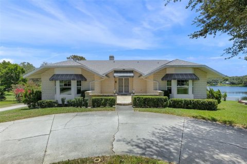 House in Fruitland Park, Florida 3 bedrooms, 235.6 sq.m. № 1844394 - photo 2
