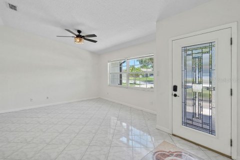 House in Orlando, Florida 3 bedrooms, 142.7 sq.m. № 1883764 - photo 6