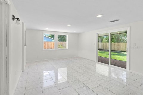 House in Orlando, Florida 3 bedrooms, 142.7 sq.m. № 1883764 - photo 12