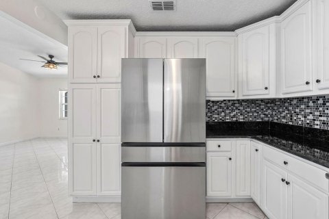 House in Orlando, Florida 3 bedrooms, 142.7 sq.m. № 1883764 - photo 9
