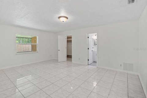 House in Orlando, Florida 3 bedrooms, 142.7 sq.m. № 1883764 - photo 14