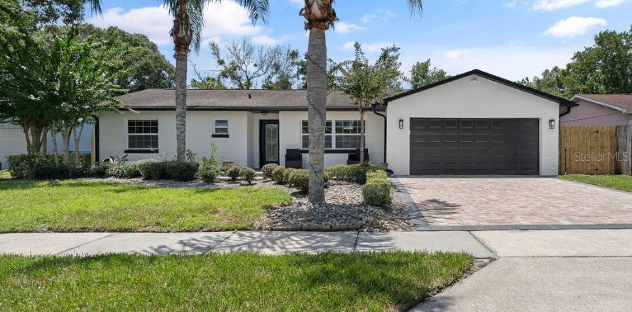 House in Orlando, Florida 3 bedrooms, 142.7 sq.m. № 1883764