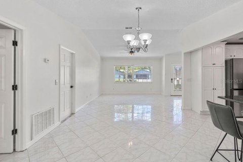 House in Orlando, Florida 3 bedrooms, 142.7 sq.m. № 1883764 - photo 11