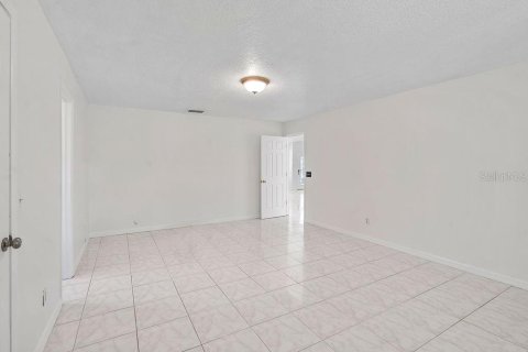 House in Orlando, Florida 3 bedrooms, 142.7 sq.m. № 1883764 - photo 15