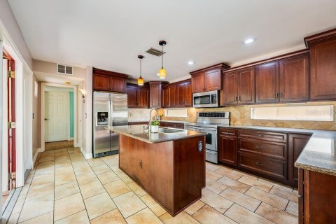 Casa en venta en Orlando, Florida, 4 dormitorios, 242.94 m2 № 1914518 - foto 6