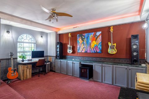 Casa en venta en Orlando, Florida, 4 dormitorios, 242.94 m2 № 1914518 - foto 23
