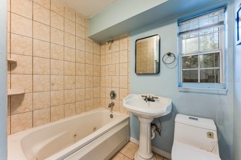 Casa en venta en Orlando, Florida, 4 dormitorios, 242.94 m2 № 1914518 - foto 19