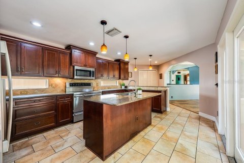 Casa en venta en Orlando, Florida, 4 dormitorios, 242.94 m2 № 1914518 - foto 8