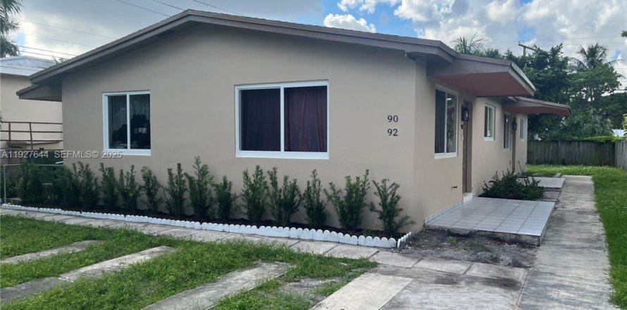 Таунхаус в Хайалиа, Флорида 2 спальни, 83.61м2 № 1987907