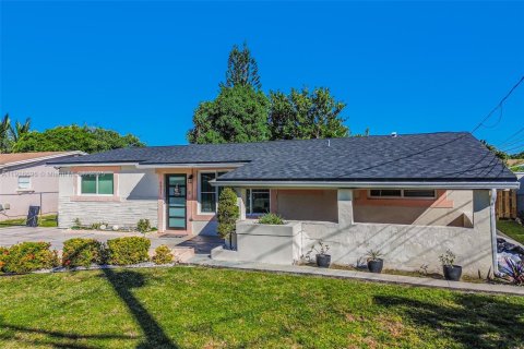 Casa en venta en North Lauderdale, Florida, 4 dormitorios, 120.77 m2 № 1973896 - foto 2