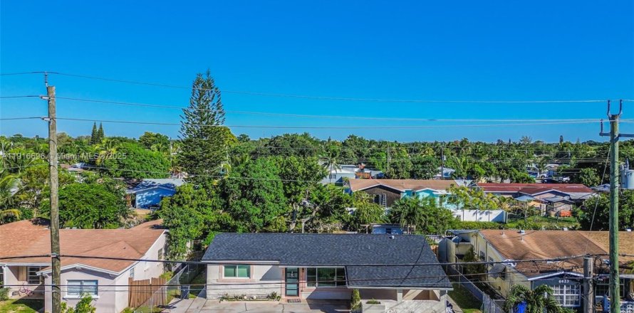 Casa en North Lauderdale, Florida 4 dormitorios, 120.77 m2 № 1973896