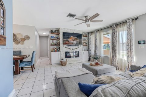 Casa en venta en North Lauderdale, Florida, 4 dormitorios, 120.77 m2 № 1973896 - foto 29