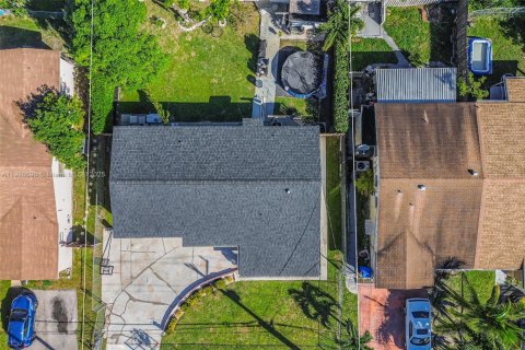 Casa en venta en North Lauderdale, Florida, 4 dormitorios, 120.77 m2 № 1973896 - foto 11