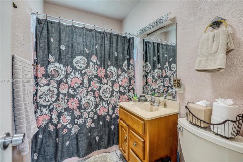 Casa en venta en North Lauderdale, Florida, 4 dormitorios, 120.77 m2 № 1973896 - foto 19