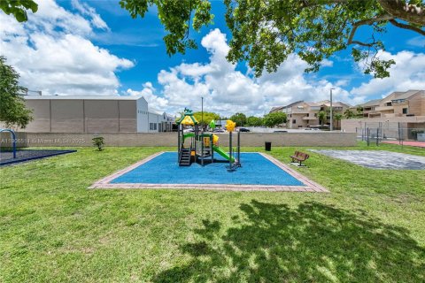 Condo in Miami, Florida, 3 bedrooms  № 1957193 - photo 21