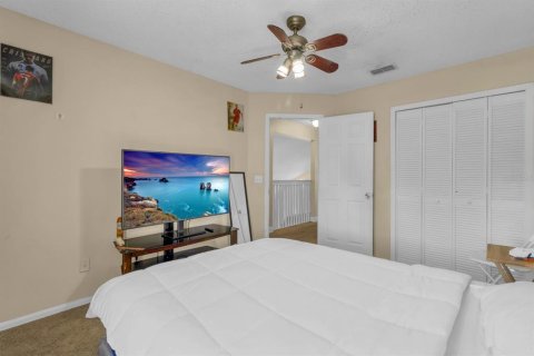 House in Orlando, Florida 4 bedrooms, 173.36 sq.m. № 2150457 - photo 17