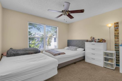 House in Orlando, Florida 4 bedrooms, 173.36 sq.m. № 2150457 - photo 14