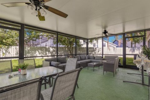 House in Orlando, Florida 4 bedrooms, 173.36 sq.m. № 2150457 - photo 28