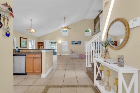 House in Orlando, Florida 4 bedrooms, 173.36 sq.m. № 2150457 - photo 9