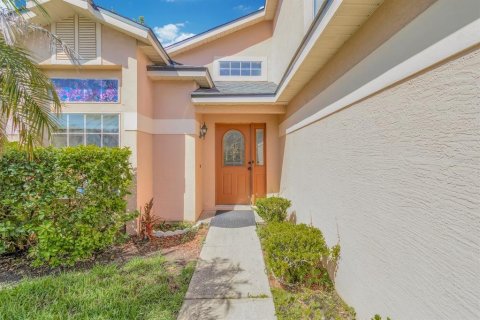 House in Orlando, Florida 4 bedrooms, 173.36 sq.m. № 2150457 - photo 2