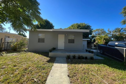 House in Boynton Beach, Florida 3 bedrooms, 69.12 sq.m. № 2146139 - photo 5