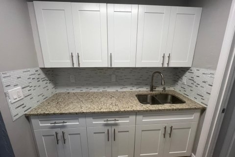 House in Boynton Beach, Florida 3 bedrooms, 69.12 sq.m. № 2146139 - photo 2