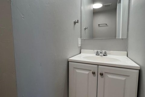House in Boynton Beach, Florida 3 bedrooms, 69.12 sq.m. № 2146139 - photo 12