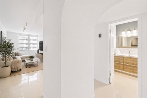 Condominio en venta en Miami Beach, Florida, 51.1 m2 № 2152828 - foto 3
