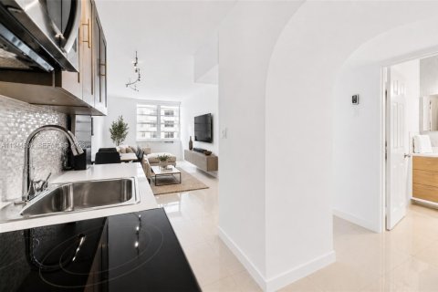 Condominio en venta en Miami Beach, Florida, 51.1 m2 № 2152828 - foto 2
