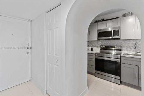Condominio en venta en Miami Beach, Florida, 51.1 m2 № 2152828 - foto 4