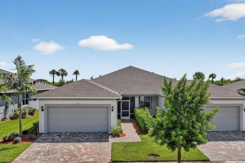 Villa ou maison à vendre à Port St. Lucie, Floride: 2 chambres, 146.69 m2 № 1995127 - photo 4