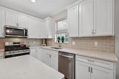 Villa ou maison à vendre à Port St. Lucie, Floride: 2 chambres, 146.69 m2 № 1995127 - photo 8