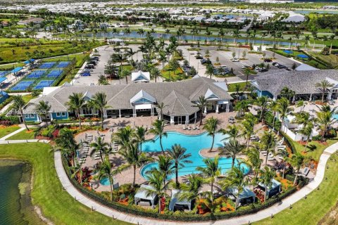 Villa ou maison à vendre à Port St. Lucie, Floride: 2 chambres, 146.69 m2 № 1995127 - photo 1