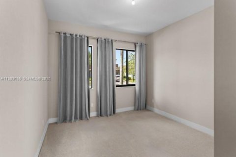 Villa ou maison à vendre à Parkland, Floride: 4 chambres, 220.92 m2 № 2085357 - photo 11