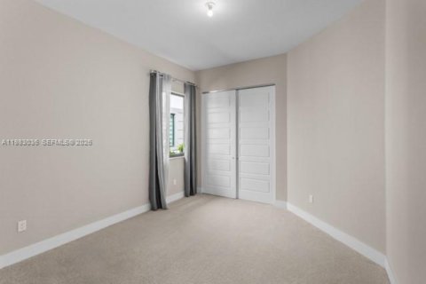 Villa ou maison à vendre à Parkland, Floride: 4 chambres, 220.92 m2 № 2085357 - photo 10