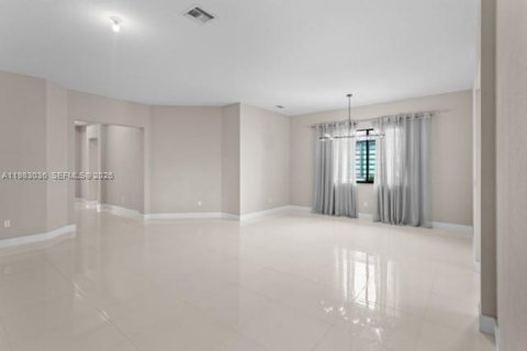 Villa ou maison à vendre à Parkland, Floride: 4 chambres, 220.92 m2 № 2085357 - photo 15