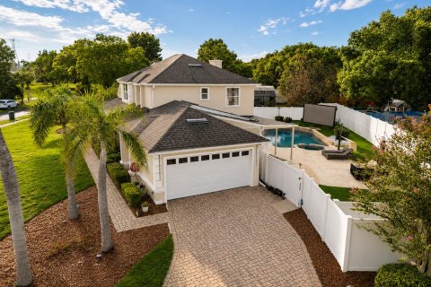 House in Orlando, Florida 4 bedrooms, 253.53 sq.m. № 2393476