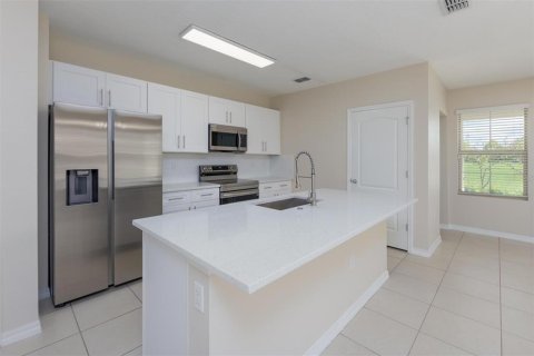 Touwnhouse à vendre à Kissimmee, Floride: 3 chambres, 173.73 m2 № 2419135 - photo 12