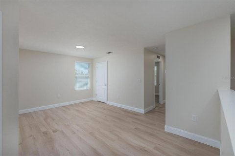 Touwnhouse à vendre à Kissimmee, Floride: 3 chambres, 173.73 m2 № 2419135 - photo 16