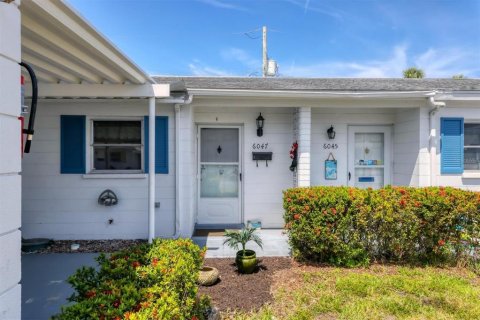 Condominio en venta en Bradenton, Florida, 2 dormitorios, 66.89 m2 № 1652383 - foto 1