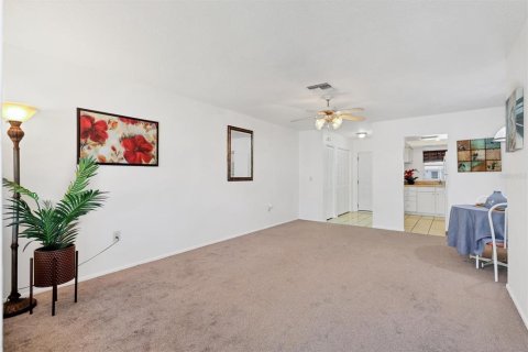 Condominio en venta en Bradenton, Florida, 2 dormitorios, 66.89 m2 № 1652383 - foto 9